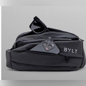 Cross body belt bag 2L